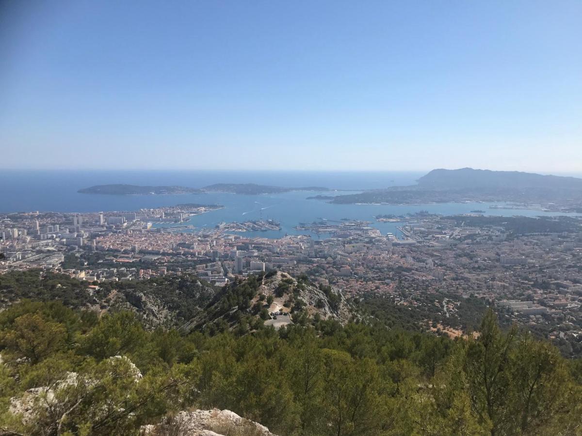 Duplex Avec Terrasse - Hyper-Centre De Toulon Apartment Екстериор снимка
